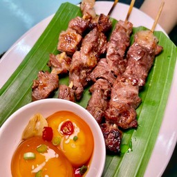 เนื้อฝรั่งเสียบไม้ไข่ดอง