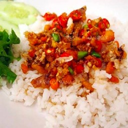 ข้าวผัดพริกเกลือ เลือดท็อปปิ้งได้ค่ะ
