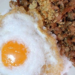 ข้าวหมูสับผัดกระเทียม