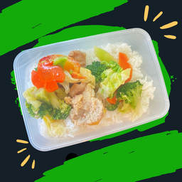 ข้าวราดกับข้าว 1 อย่าง ใส่กล่อง  (โปรดระบุเมนู)