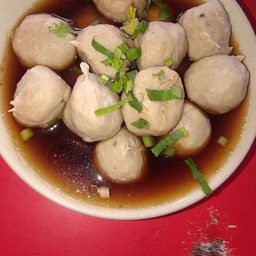 ลูกชิ้นเนื้อลวก