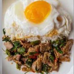 กระเพาเนื้อ+ไข่ดาว
