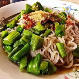 ขนมจีนซาวน้ำปลาร้า