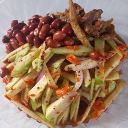 ยำมะม่วงปลากรอบ+ถั่วลิสง.ใช้มะนาวสดทุกเมนูค่ะปลาร้าไม่ปลาร้าแจ้งได้จ้า