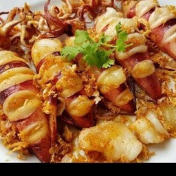 หมึกไข่ทอดกระเทียม