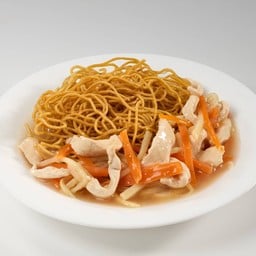 ราดหน้าหมี่กรอบไก่ฉีก