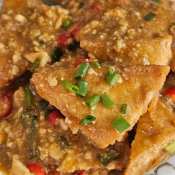 เต้าหู้ผัดไข่เค็ม