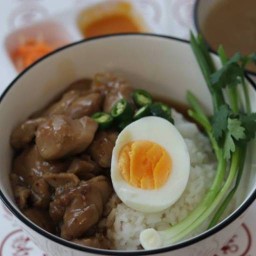 Stew de Yo (สตูว์ ดิ โย) - ข้าวหน้าไก่ Aspire Srinakarin