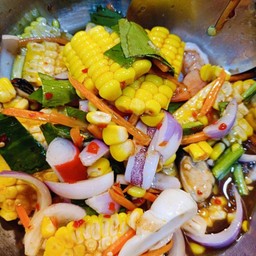 ยำข้าวโพดทะเล