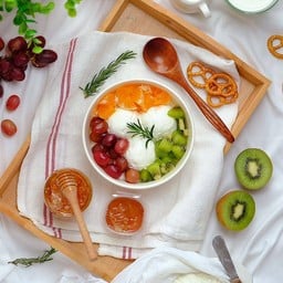 Greek yogurt 3+ 3 fruits and honey