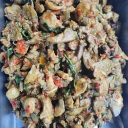 กระเพาเครื่องในไก่