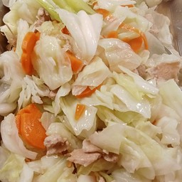 ผัดกะหล่ำหมูชิ้น