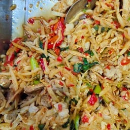 ไก่หน่อไม้ดอง
