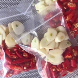 พริก-กระเทียม