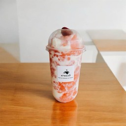สตอเบอรี่โยเกิร์ตปั่น
