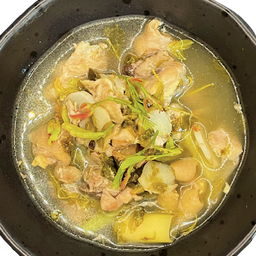 ต้มไก่ใบมะขามอ่อน