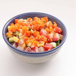 ข้าวหน้าปลาดิบรวมหั่นเต๋า
