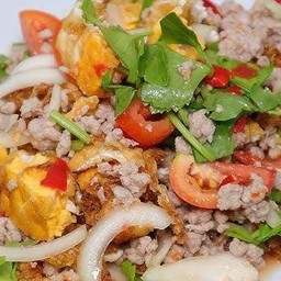ยำไข่เจียวหมูสับ