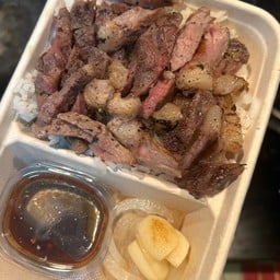 ข้าวหน้าเนื้อย่าง(ริบอาย)
