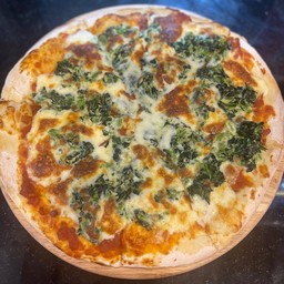 ผักโขมอบชีสพิซซ่า