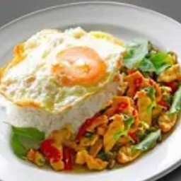 กระเพาไก่+ไข่ดาว