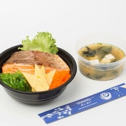 แซลมอน เทริยากิ ด้ง (ข้าวหน้าปลาแซลมอนย่างเทริยากิ)