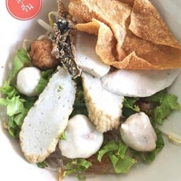 ก๋วยเตี๋ยวลูกชิ้นปลา