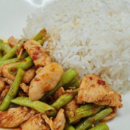 ข้าวผัดพริกแกง+น้ำซุปแสนอร่อย