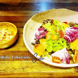 ยำสลัดแซลมอนรมควัน Spicy Smoked Salmon Salad