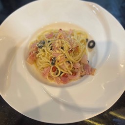 สปาเก็ตตี้พริกแห้งเบคอน