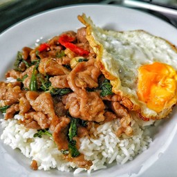 กระเพราหมูชิ้น(ไม่มีไข่ดาวต้องสั่งเพิ่มครับ)