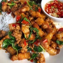 ข้าว+หมูสามชั้นผัดโหระพา