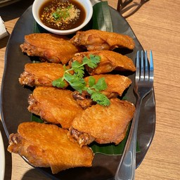 ปีกไก่ทอดน้ำปลา
