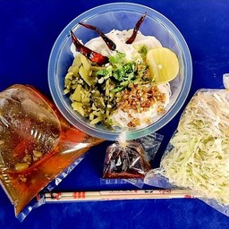 4.น้ำเงี้ยว พิเศษ เส้น Take away