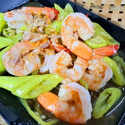 กุ้งผัดพริกหยวก