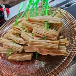 ฟองเต้าหู้เสียบไม้