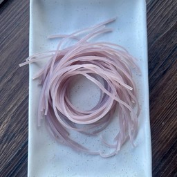 วุ้นเส้นเสฉวน 20 g. ต้มให้ (ต้องสั่งน้ำซุป หรือ ชุดพร้อมทานก่อน )