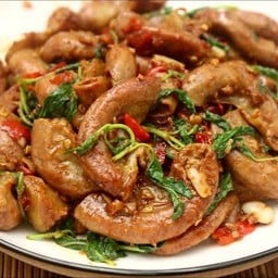 ข้าวกะเพราไส้อ่อน