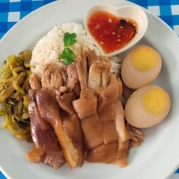 ข้าวมันไก่เจ้าดังไหหลำ&ผลไม้สด ย่านลาดพร้าว
