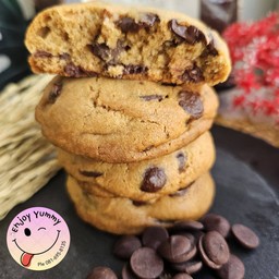 Soft Dark Chocolate Cookie Pie