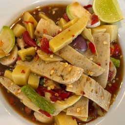 ตำหน่อไม้หมูยอ (ปลาร้า)