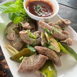 ไส้หมูลวกจิ้ม