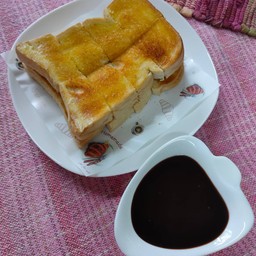 ชุดปังปิ้งเนย 2 แผ่น+จุ่มนมข้นหวานรสช๊อกโกแลต 60 กรัม