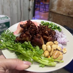 แหนมซี่โครงหมูทอด