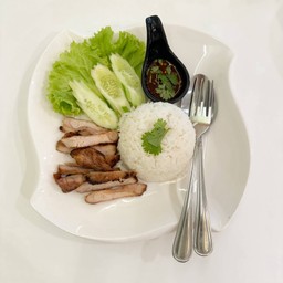 ข้าวหมูย่างน้ำจิ้มแจ่ว
