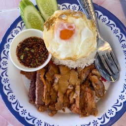 ข้าวหมูทอด
