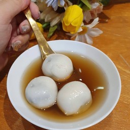 บัวลอยงาดำน้ำขิง