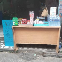 ร้านน้ำดื่มบ้านต้นหอม by ตากสิน