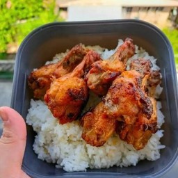 ข้าวน่องไก่ทอดรสเด็ด