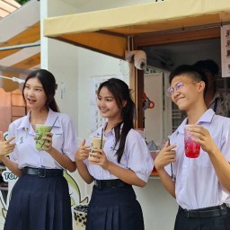 ลิ่วชา-Liu Cha ชานมไข่มุก หน้าโรงเรียนสตรีอ่างทอง ลิ่วชา-Liu Cha ชานมไข่มุก หน้าโรงเรียนสตรีอ่างทอง